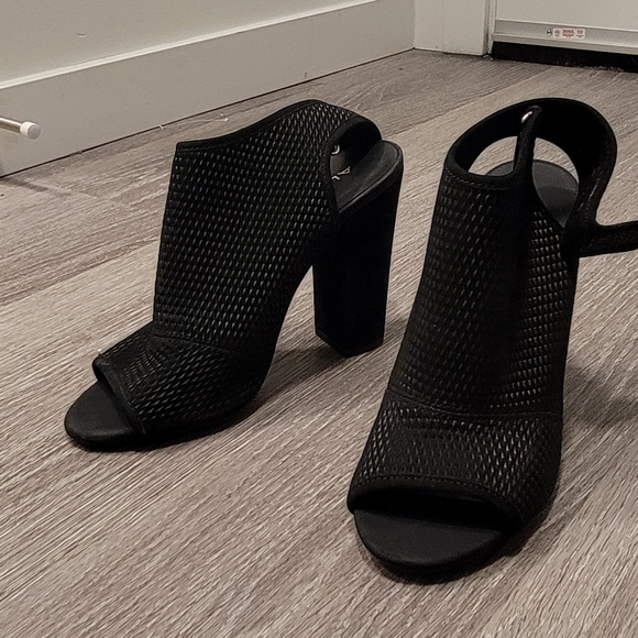 Chunky heel - Picture 1 of 3